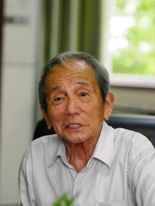 張少策 張少策
