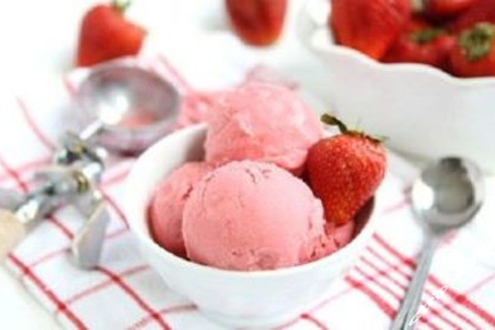 草莓優酪乳冰激凌