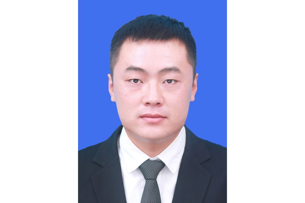 張林(中交第二公路工程局坦尚尼亞分公司項目工程部部長)