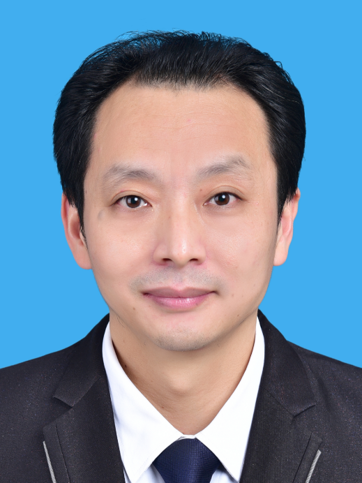 謝洪(重慶市渝中區衛生健康委黨委委員、副主任) 謝洪(重慶市渝中區衛生健康委黨委委員、副主任)