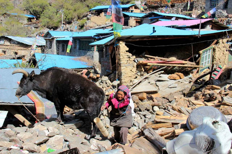 地震後的絨轄鄉左不德村一角（2015年5月5日）
