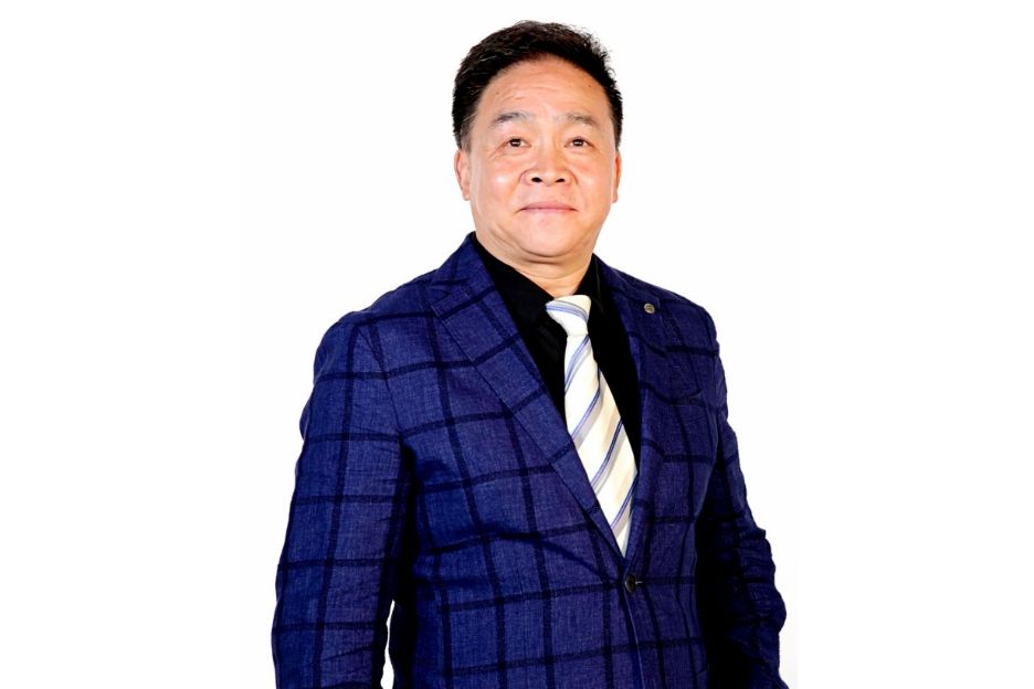 趙慶祥(深圳市第六屆政協委員、艾特獎執行主席、艾特國際文化發展(深圳)有限公司董事長、A963設計網創始人) 趙慶祥(深圳市第六屆政協委員、艾特獎執行主席、艾特國際文化發展(深圳)有限公司董事長、A963設計網創始人)