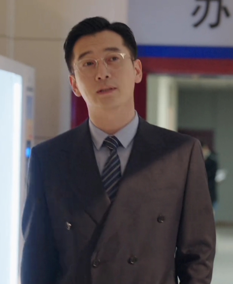 徐天(當代法治案情劇《底線》中的角色) 徐天(當代法治案情劇《底線》中的角色)
