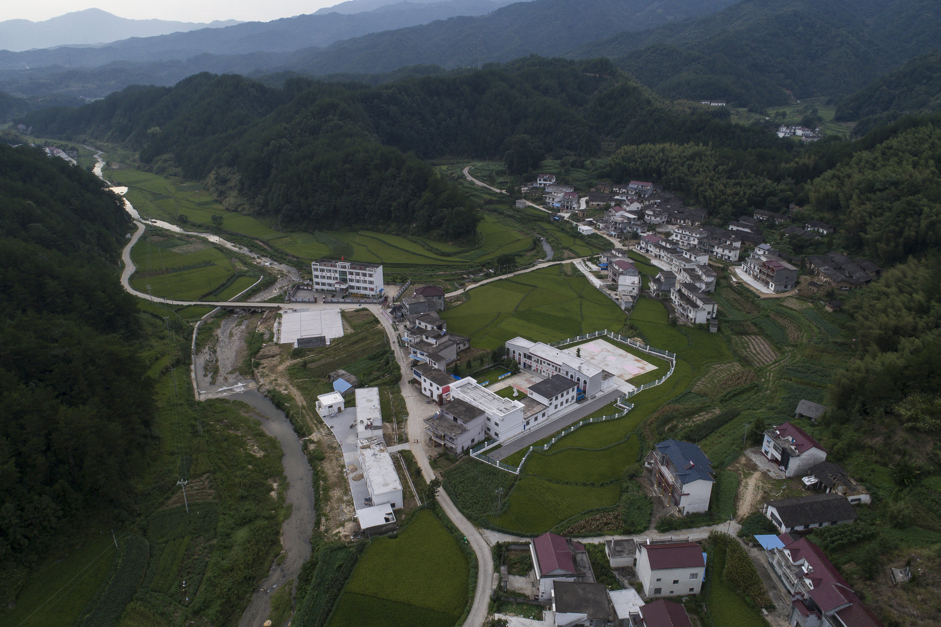 朱灣村(安徽省太湖縣湯泉鄉下轄村)