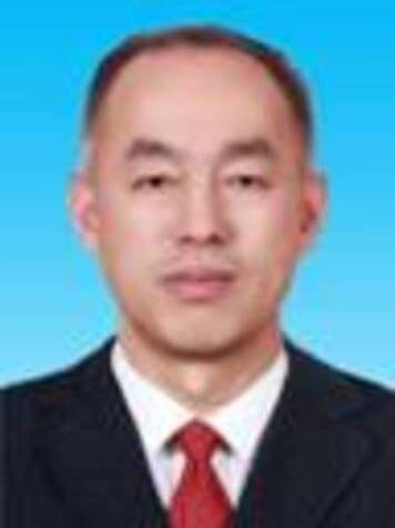 李雪峰(內蒙古察右前旗教育局局長) 李雪峰(內蒙古察右前旗教育局局長)