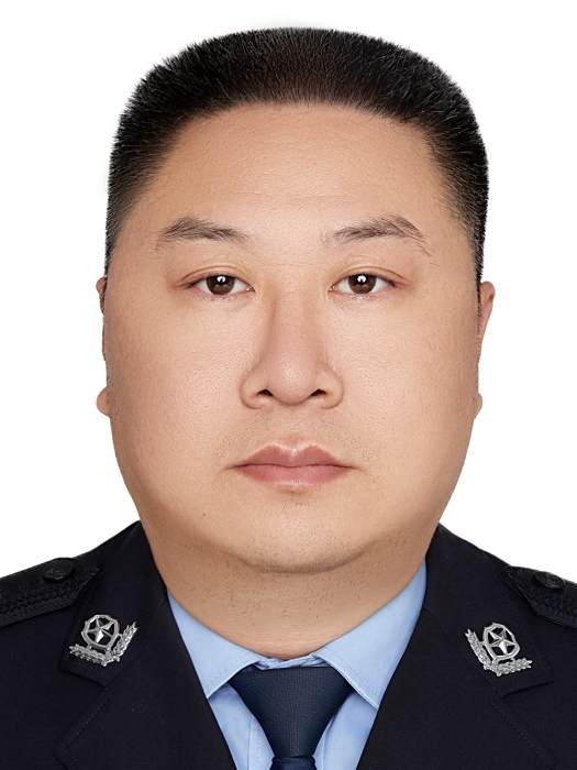 趙炎(貴州省仁懷市公安局黨委委員、政工室主任) 趙炎(貴州省仁懷市公安局黨委委員、政工室主任)