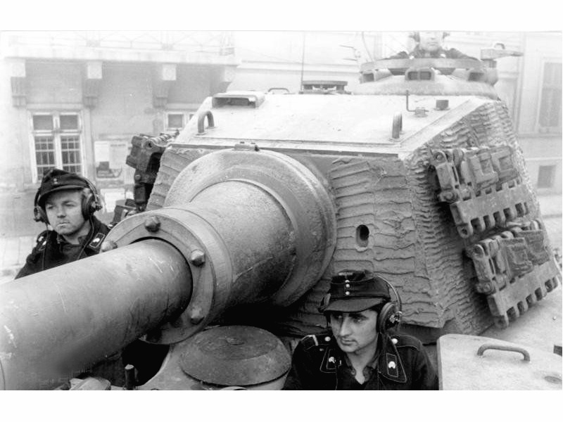 亨舍爾炮塔虎王式重型坦克