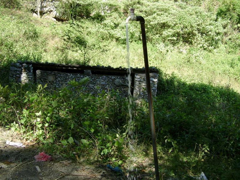 六桂村(雲南省文山州丘北縣溫瀏鄉下轄村) 六桂村(雲南省文山州丘北縣溫瀏鄉下轄村)