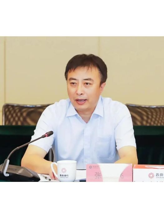 張雲飛(晉商銀行股份有限公司黨委副書記、副董事長、行長) 張雲飛(晉商銀行股份有限公司黨委副書記、副董事長、行長)