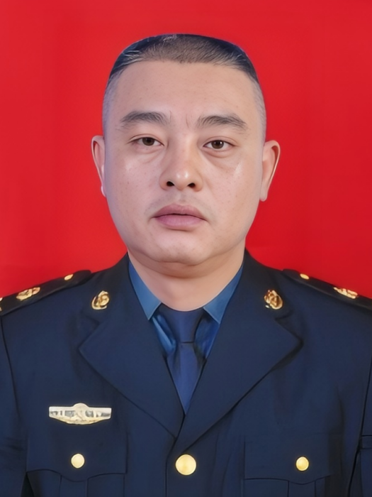 李興明(江西省贛州市定南縣交通運輸局黨組成員、副局長) 李興明(江西省贛州市定南縣交通運輸局黨組成員、副局長)