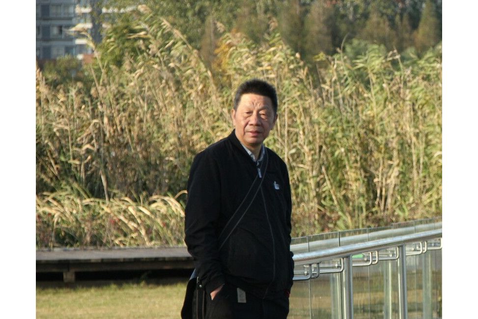 王建海(江蘇省工藝美術大師) 王建海(江蘇省工藝美術大師)