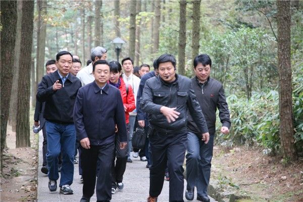 鄧天柱 鄧天柱