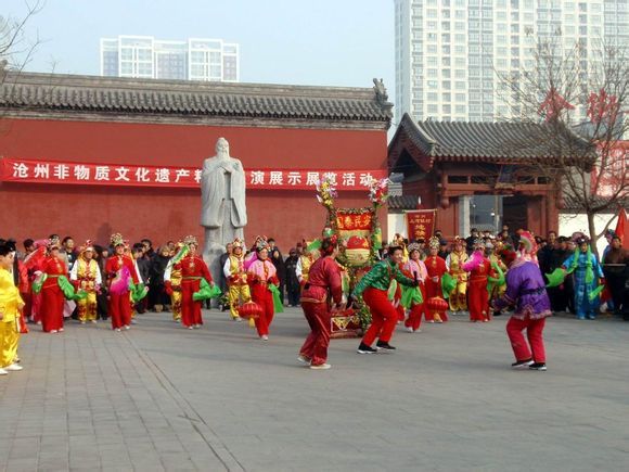 梁官屯村 梁官屯村