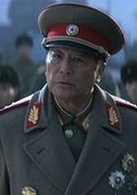 007之擇日而亡(美國2002年由李·塔瑪霍瑞導演電影)