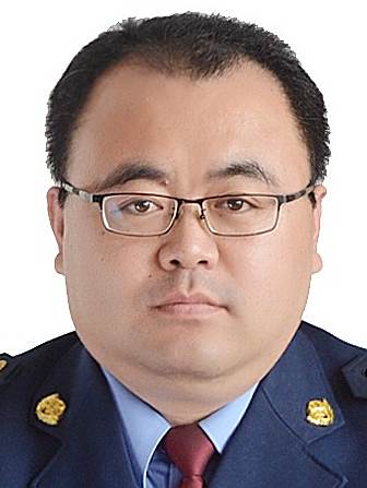 劉沖(山東省威海市文登區市場監督管理局黨組成員、餐飲服務食品安全監督管理科科長、四級主辦) 劉沖(山東省威海市文登區市場監督管理局黨組成員、餐飲服務食品安全監督管理科科長、四級主辦)