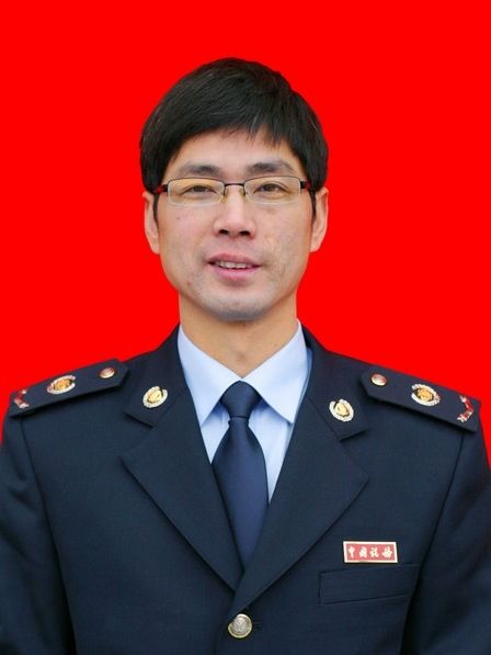 汪新強(淳安縣稅務局黨委委員、紀檢組長。政務公開負責人) 汪新強(淳安縣稅務局黨委委員、紀檢組長。政務公開負責人)