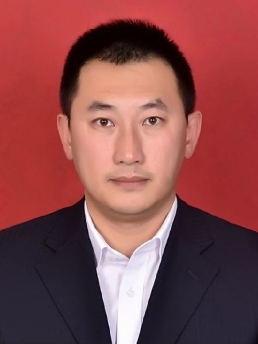 侯曉峰(黑龍江省雙鴨山市饒河縣委副書記) 侯曉峰(黑龍江省雙鴨山市饒河縣委副書記)
