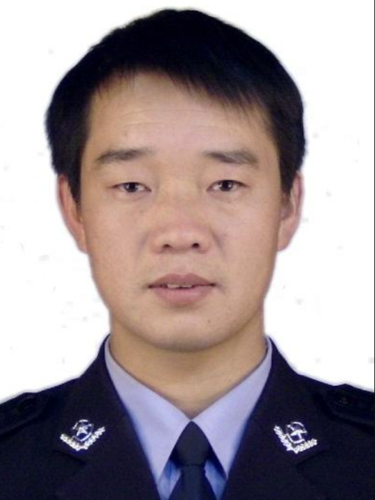 張雲峰(西藏自治區拉薩市柳梧新區黨工委委員、公安分局局長) 張雲峰(西藏自治區拉薩市柳梧新區黨工委委員、公安分局局長)