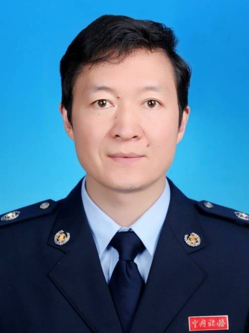 張岳軍(國家稅務總局張家港保稅區稅務局黨委委員、副局長) 張岳軍(國家稅務總局張家港保稅區稅務局黨委委員、副局長)