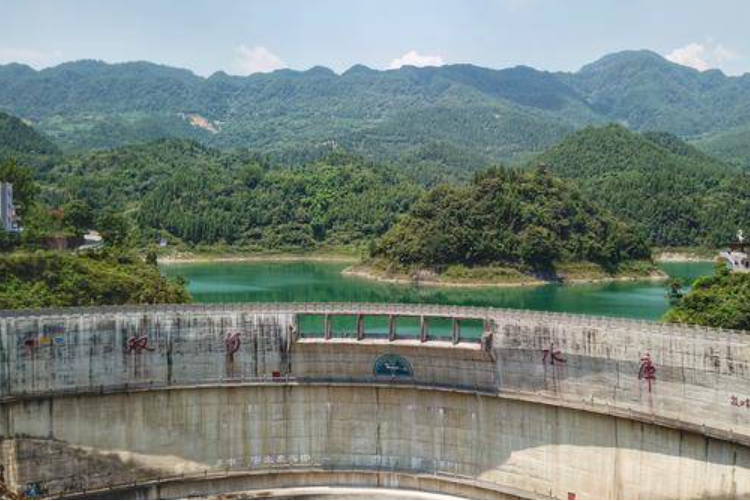 雙河水庫(長江上游支流龍溪河支流桂溪河支流雙河上游的中型水庫)