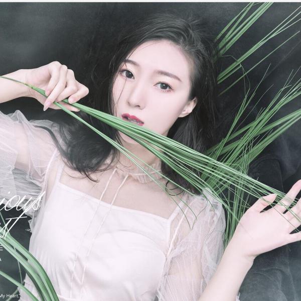秦丹妮 秦丹妮