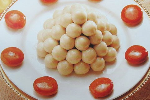 白玉紅梅