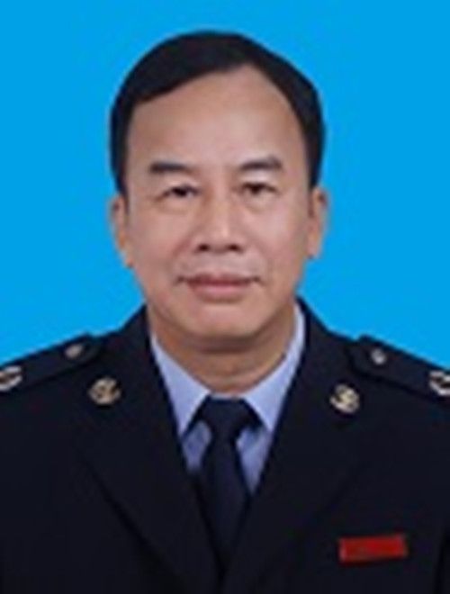 周文岳(國家稅務總局開平市稅務局總經濟師) 周文岳(國家稅務總局開平市稅務局總經濟師)