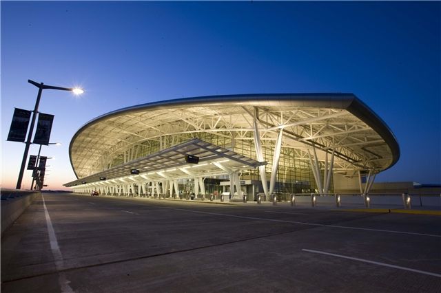 印第安那波利斯國際機場(印第安納波利斯國際機場)