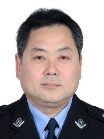 張春光(河南省安陽市公安局黨委委員) 張春光(河南省安陽市公安局黨委委員)