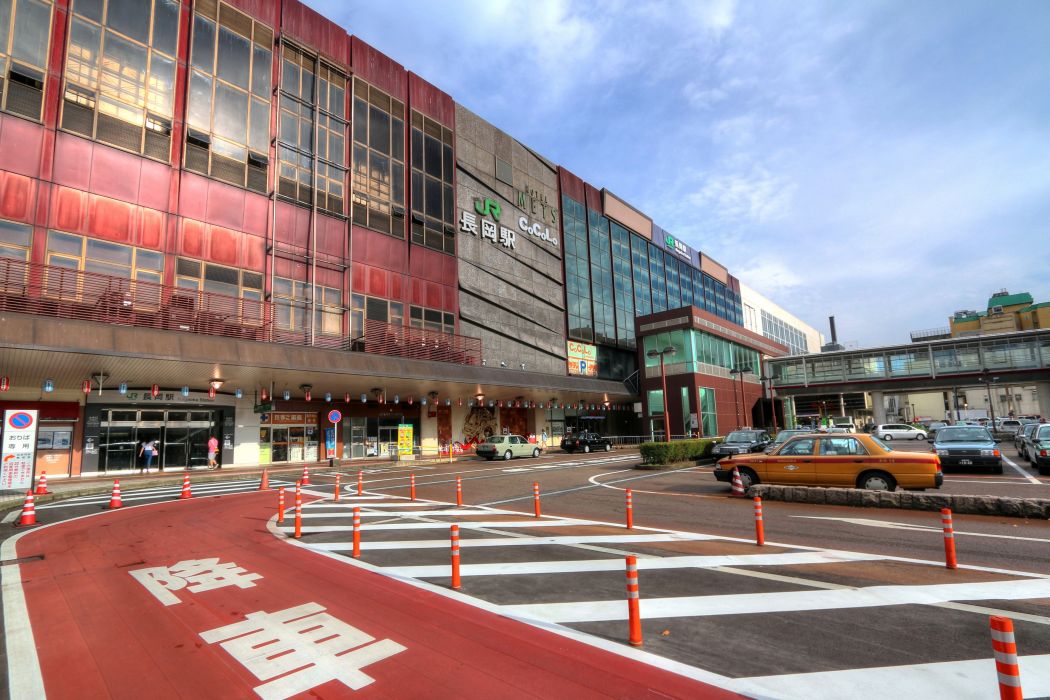 長岡站(日本新潟縣長岡市一個車站) 長岡站(日本新潟縣長岡市一個車站)