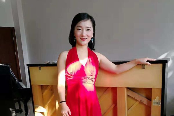 任彥潔(湖州師範學院藝術學院音樂系鋼琴教師) 任彥潔(湖州師範學院藝術學院音樂系鋼琴教師)