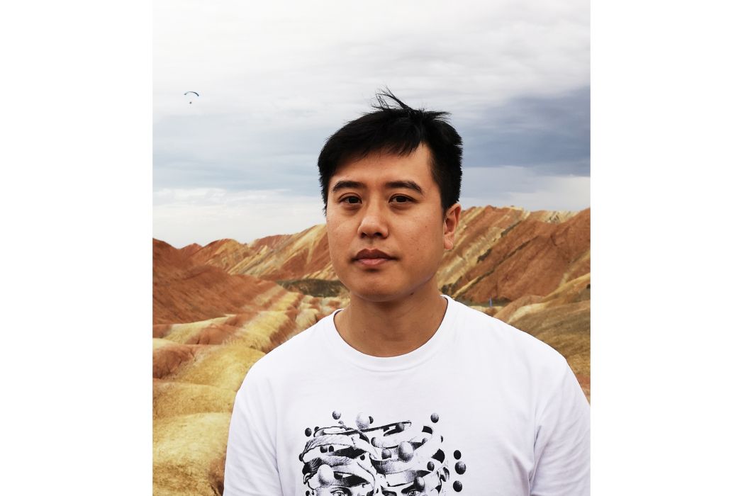 周韋華(中國湖南籍藝術家) 周韋華(中國湖南籍藝術家)