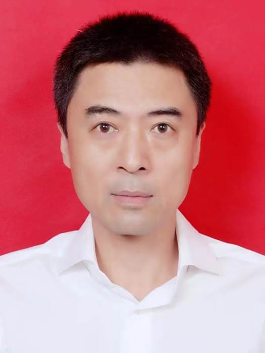 李旭(昆明醫科大學第二附屬醫院胸外科主任醫師) 李旭(昆明醫科大學第二附屬醫院胸外科主任醫師)