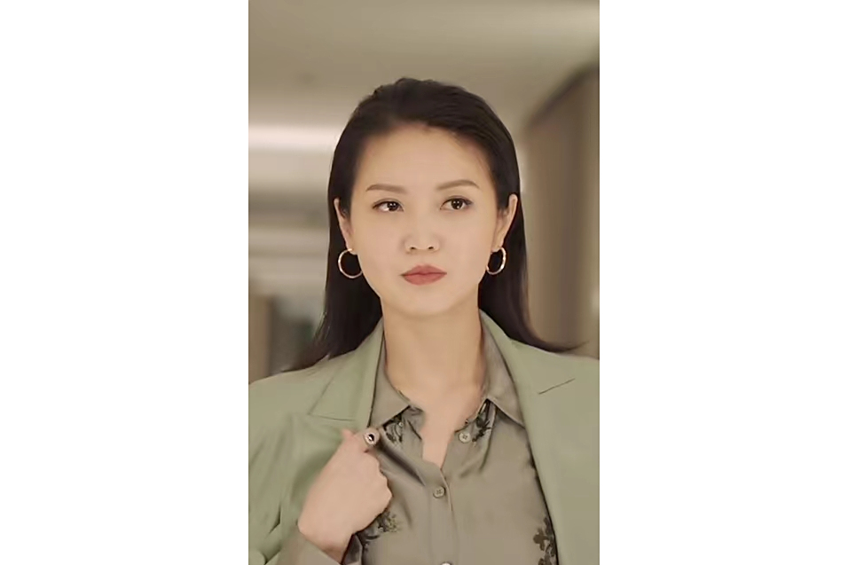 李玥(犯罪懸疑劇《法證先鋒Ⅵ:倖存者的救贖》中的角色) 李玥(犯罪懸疑劇《法證先鋒Ⅵ:倖存者的救贖》中的角色)