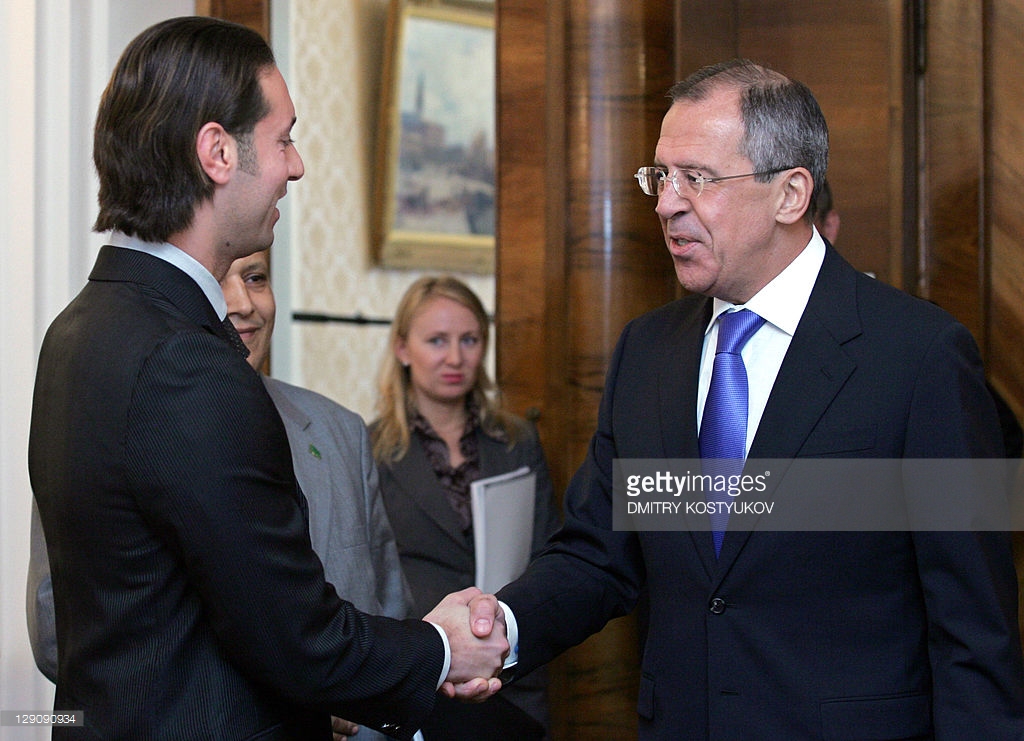 2009年，穆塔西姆接見俄羅斯外長拉夫羅夫