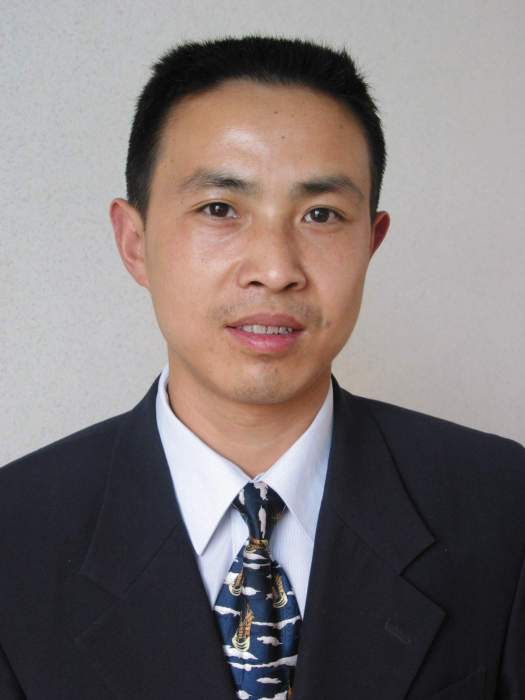 謝勇(安康市農業科學研究院黨委副書記) 謝勇(安康市農業科學研究院黨委副書記)