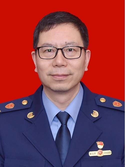 馬騁(浙江省桐鄉市市場監督管理局黨委委員、二級主任科員) 馬騁(浙江省桐鄉市市場監督管理局黨委委員、二級主任科員)