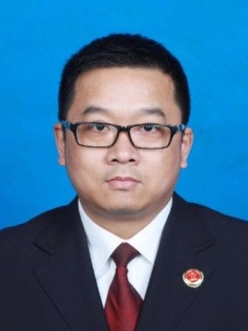 余峰(建德市公安局黨委委員、第一副督察長) 余峰(建德市公安局黨委委員、第一副督察長)