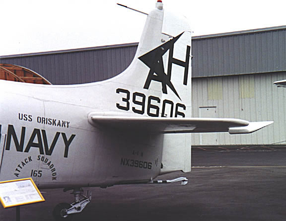 A-1攻擊機的尾翼