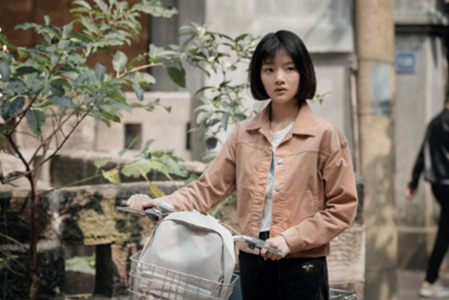 譚心(青春情感勵志劇《你好,昨天》中的女主角) 譚心(青春情感勵志劇《你好,昨天》中的女主角)