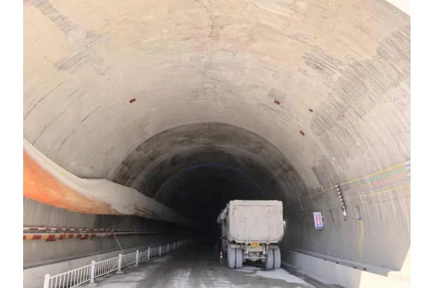 查兒嶺隧道 查兒嶺隧道