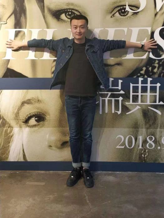 閆加興