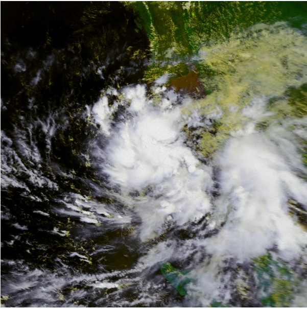 熱帶低氣壓衛星雲圖