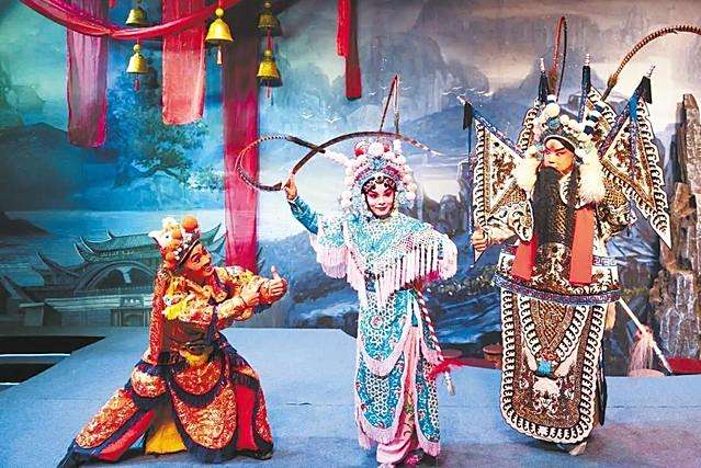 一丈青(武漢京劇院排演的京劇) 一丈青(武漢京劇院排演的京劇)