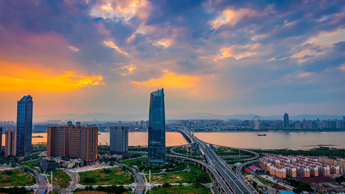 朝陽大橋位於中國江西省南昌市