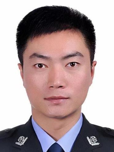 馬鑫(山東省聊城市公安局江北水城旅遊度假區分局副局長、副科級幹部) 馬鑫(山東省聊城市公安局江北水城旅遊度假區分局副局長、副科級幹部)