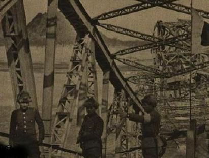 日軍正在修復黃河大鐵橋