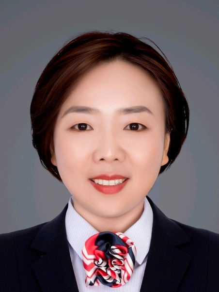 李娟(陝西榆林農商銀行黨委委員、紀委書記)