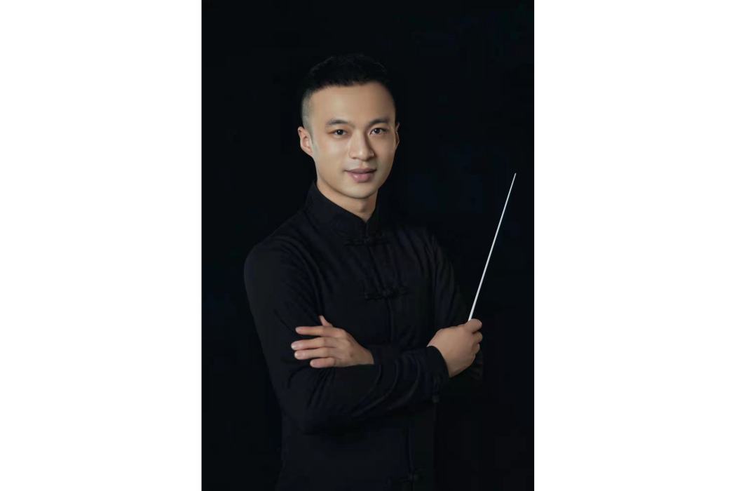 李朕(武漢音樂學院合唱指揮青年教師) 李朕(武漢音樂學院合唱指揮青年教師)