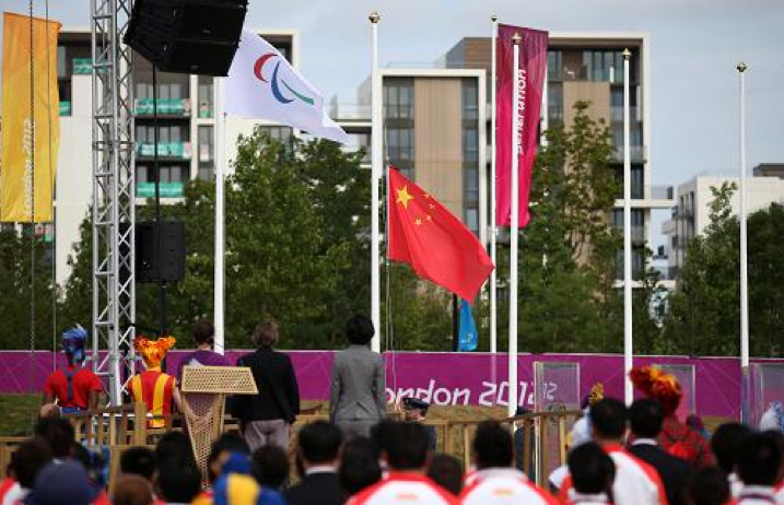中國體育代表團在舉行升旗儀式(圖片4)